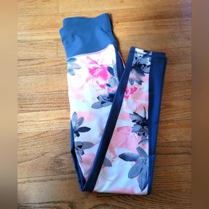 Xersion floral leggings Fitted Small Tall